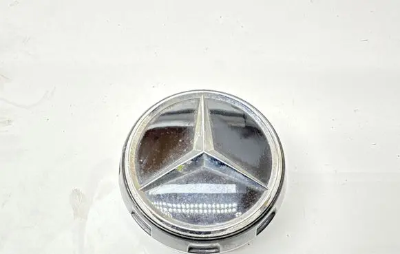 Mercedes-Benz CLA C118 X118 Original wheel cap A0004000900