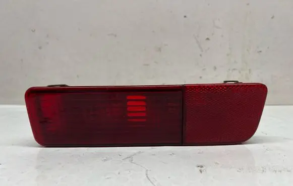Mitsubishi Pajero Rear fog light R8372R