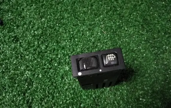 BMW 5 E39 Seat heating switch 61318352259 03055000 459500
