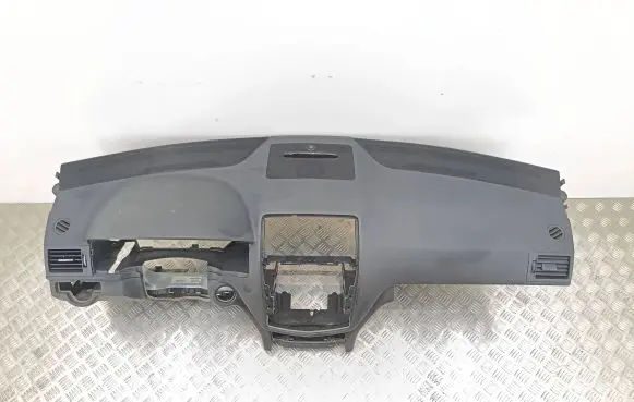 Mercedes-Benz C W204 Dashboard A2046803787