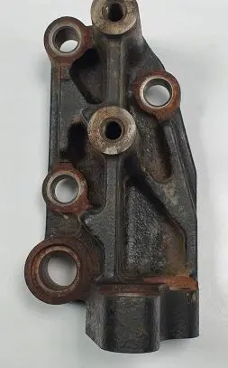 Mazda CX-7 Engine mount bracket