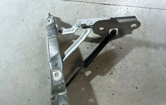 Dodge Challenger Tailgate/trunk/boot hinge 4589666AE 4589667AE 4589645AB
