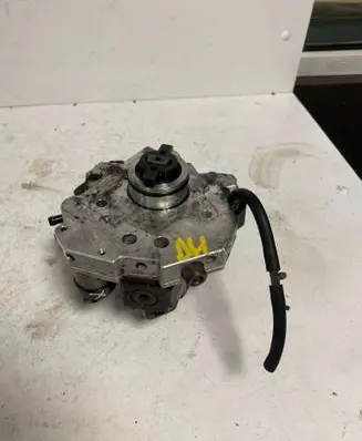 Volvo XC70 Fuel injection high pressure pump 8689590 0445010043 021118