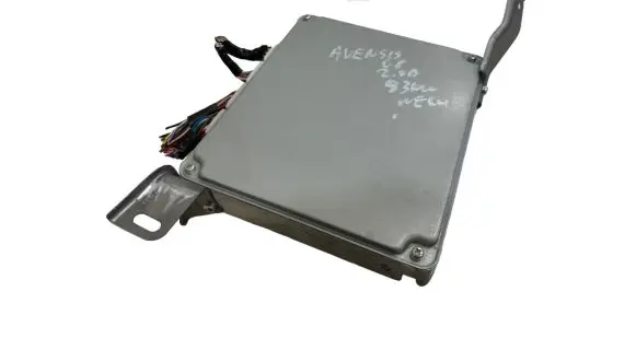 Toyota Avensis T250 Engine control unit/module 8966105A52 MB1758004000 1758004000