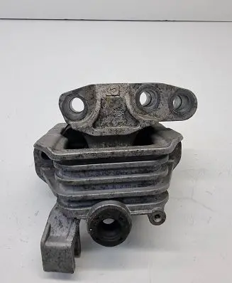 Alfa Romeo Giulietta Engine mount bracket 51888091