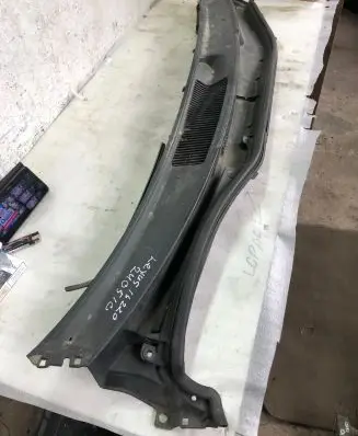 Lexus IS 220D-250-350 Wiper trim 5570853060