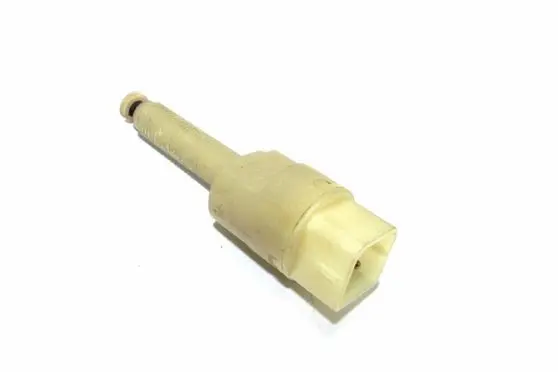Volkswagen PASSAT B5.5 Brake pedal sensor switch 4A0945515A