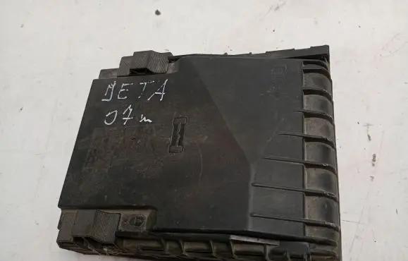Volkswagen Jetta V Fuse box cover 1K0937132F 017180061 014189871