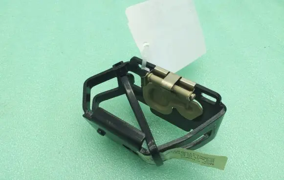 Audi Q7 4L Parcel shelf load cover mount bracket 4F9861736E