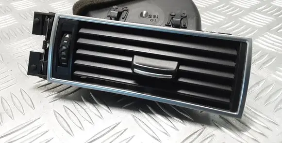 Audi A6 S6 C6 4F Dashboard side air vent grill/cover trim 4F1820902D