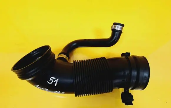 Air intake hose/pipe