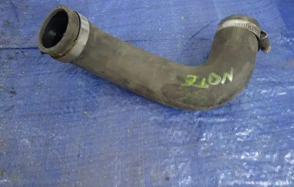 Nissan Note (E11) Engine coolant pipe/hose