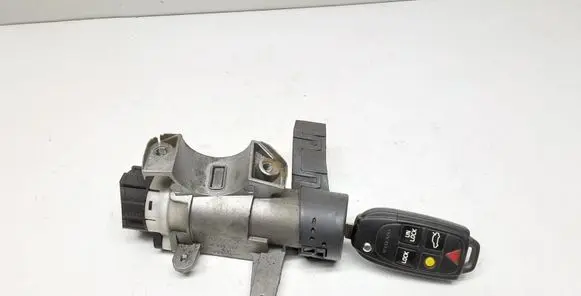 Volvo V70 Ignition lock 8626324
