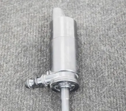 BMW 5 E60 E61 Windscreen/windshield washer pump 6973097