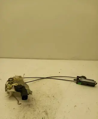 Suzuki Alto Front door lock G62L B0600D