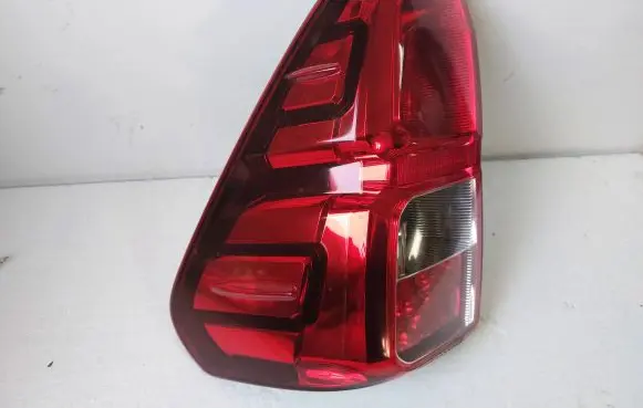 Toyota Hilux (AN120, AN130) Rear/tail lights