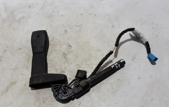 Volvo XC70 Front seatbelt buckle 8623446