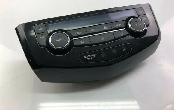 Nissan Qashqai Climate control unit 275004EA1A F1362