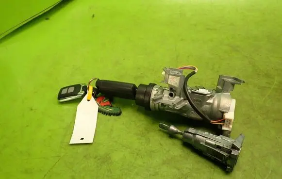 Volkswagen Golf VII Ignition lock 