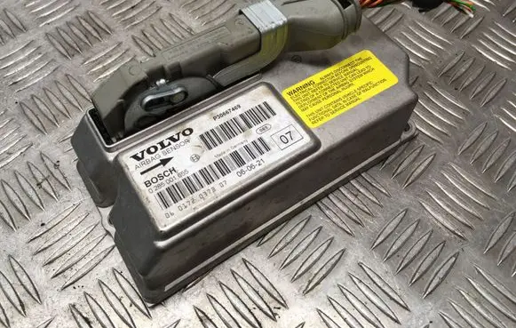 Volvo V70 Airbag control unit/module 0285001655 P30667469