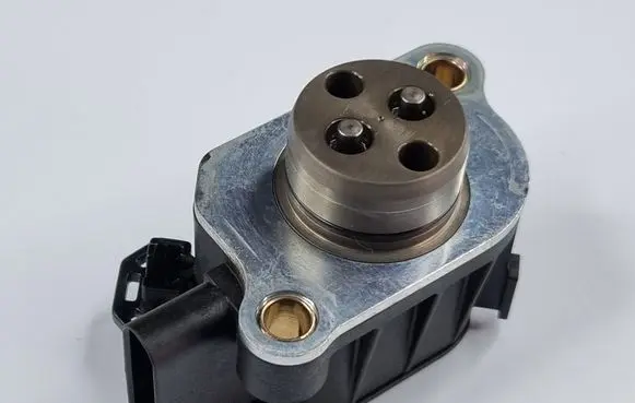 Mercedes-Benz GLS X167 Camshaft position sensor A1779821900
