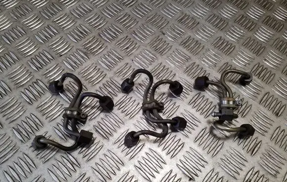 BMW X5 E53 Fuel injector supply line/pipe 