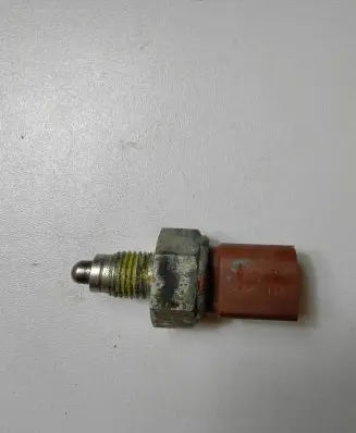 Volkswagen Golf VII Reversing light switch sensor 02T945415P 3475T18
