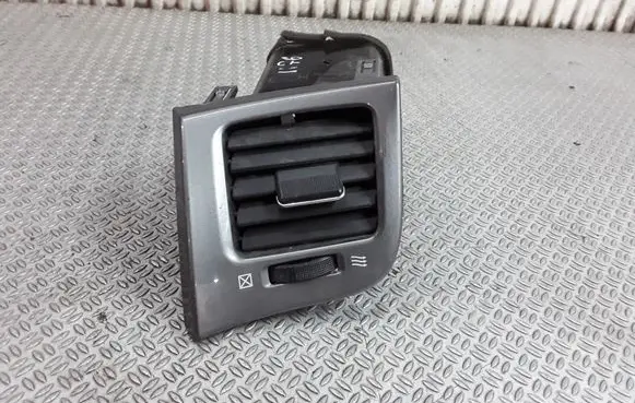 Toyota Avensis Verso Dashboard side air vent grill/cover trim