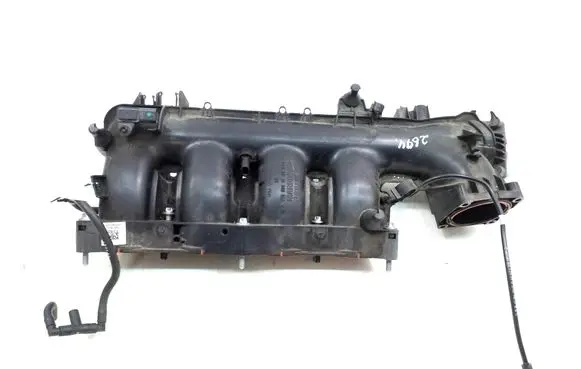 Mercedes-Benz CLA C117 X117 W117 Intake manifold A2700900737