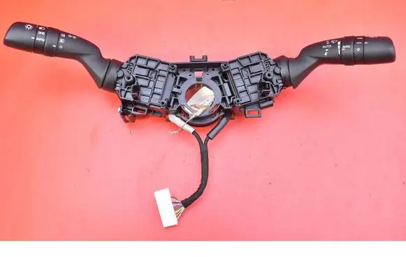 Toyota Yaris Other switches/knobs/shifts 02A501J916