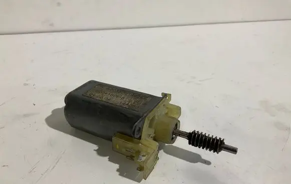 Mercedes-Benz E W211 Seat adjustment motor A2038201442 2038201442
