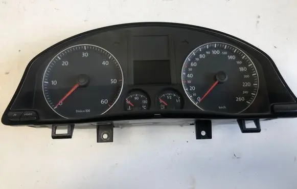 Volkswagen Golf V Speedometer (instrument cluster) 1K0920854B