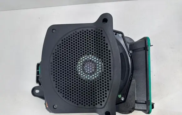 BMW 5 G30 G31 G38 Subwoofer speaker 6801076
