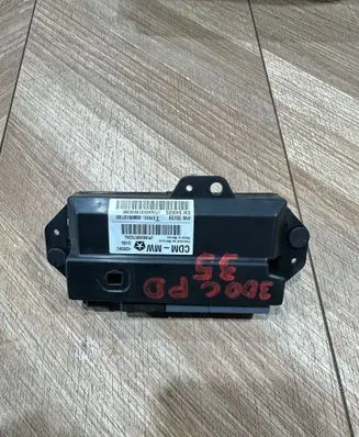 Chrysler 300 - 300C Door control unit/module 00005137B3 56038722AL AAXX313500386