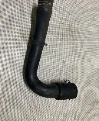 Audi A6 S6 C5 4B Engine coolant pipe/hose 8D0121101K
