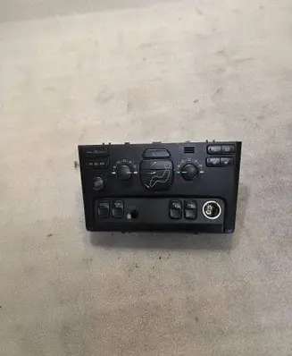 Volvo XC90 Climate control unit 8682735 04W15E03 SN77080577