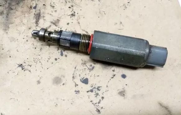 Nissan Almera Tino Fuel pressure regulator 