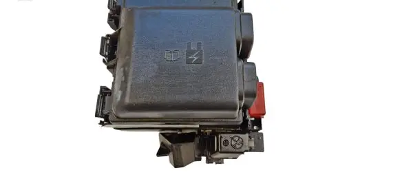 Ford Maverick Fuse module NZ6T14D068 NZ6T14D068MBC 14F000FZ44