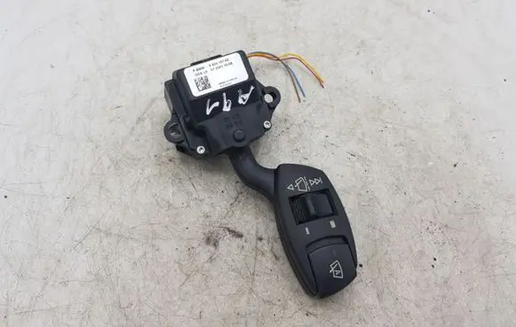 BMW 5 E60 E61 Wiper control stalk 692410702 0120611008
