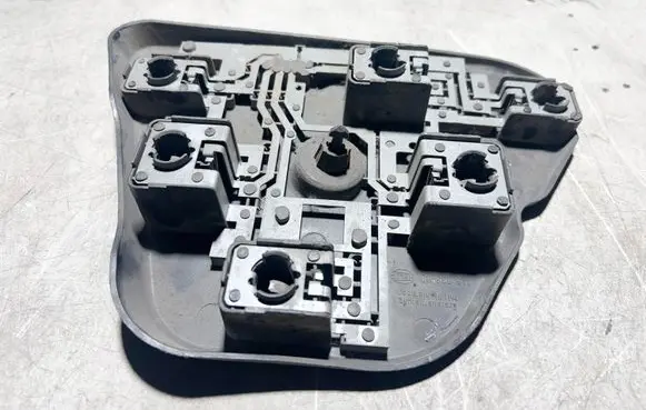 BMW 5 E39 Tail light bulb cover holder 8363566