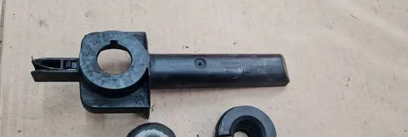 Audi A4 S4 B9 Radiator mount bracket 8W0805201