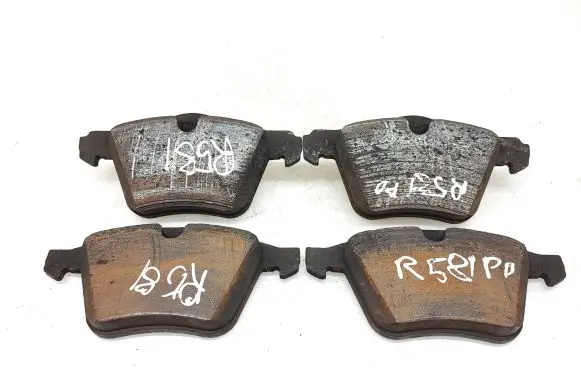 Volvo V60 Brake pads (front) 
