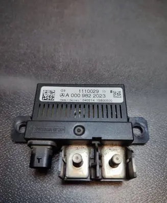 Mercedes-Benz Sprinter W906 Charging relay A0009822023