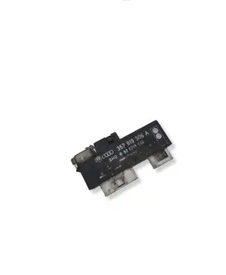 Volkswagen Golf III Coolant fan relay 357919506A 898719000