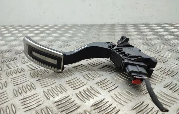 Volkswagen Golf VII Accelerator throttle pedal 5Q1723503H