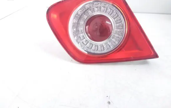 Volkswagen Jetta V Tailgate rear/tail lights 1K5945093