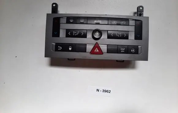 Peugeot 407 Climate control unit 96470290XT