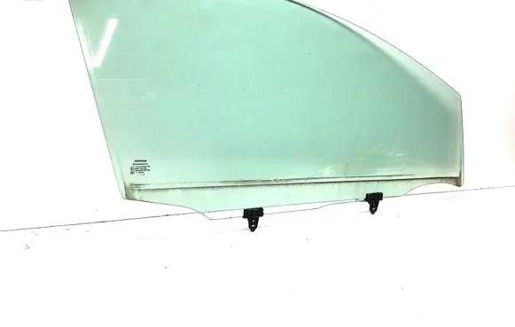 Nissan Qashqai Front door window glass four-door 43R001582