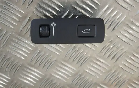 Volvo XC60 Tailgate/trunk/boot open switch Panel9