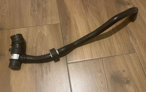 Land Rover Range Rover Sport L494 Engine coolant pipe/hose A50113897